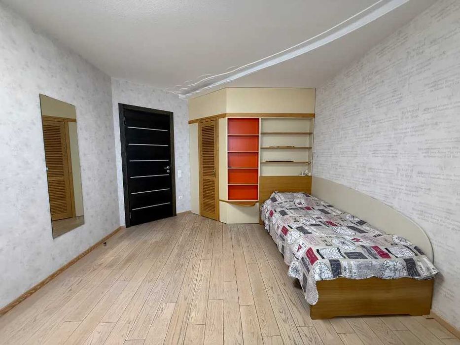 Продам 3к квартиру ул. Братьев Горобцов (ул. Кедрина), Рабочая