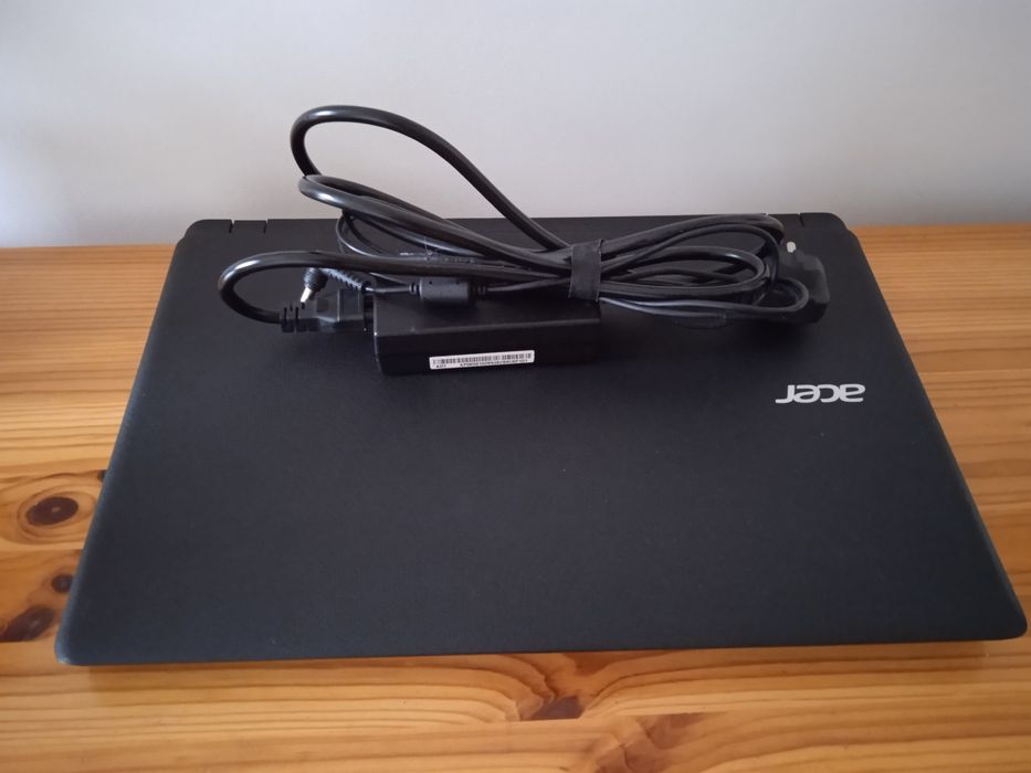 Laptop Acer ES1-523