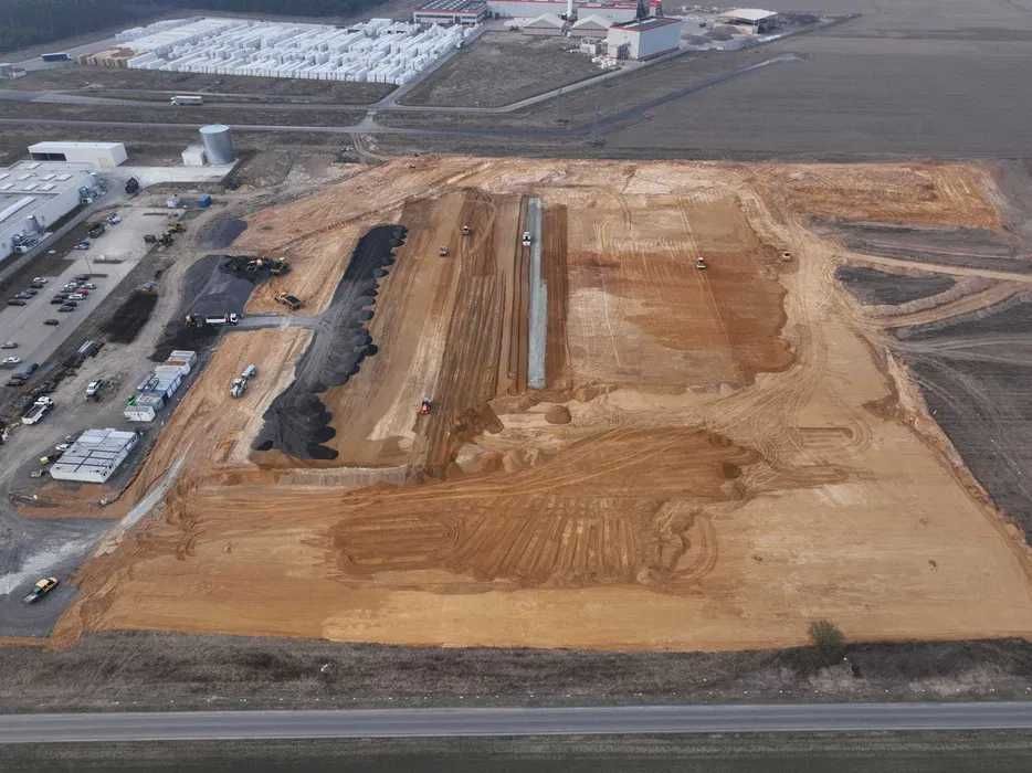 Stabilizacja gruntu,niwelacja terenu, profilacja, budowa parkingów,