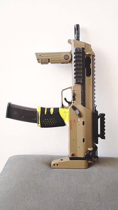 Réplica de airsoft MP7A1 Tokyo Marui