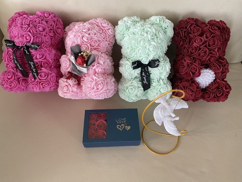 Ведмедик з троянд 20 см ,  День святого Валентина / День народження!