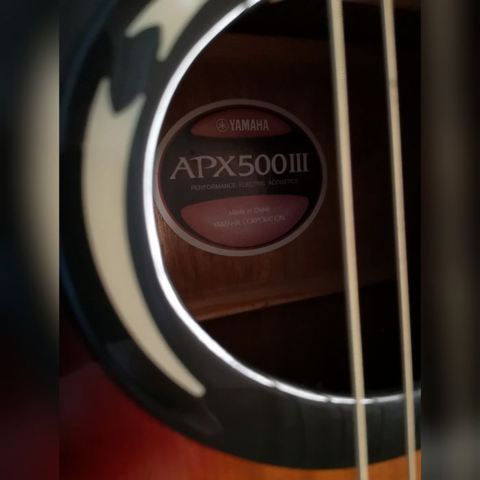 Guitarra/Viola Electro-acustica YAMAHA APX 500III (EXCELENTE ESTADO)
