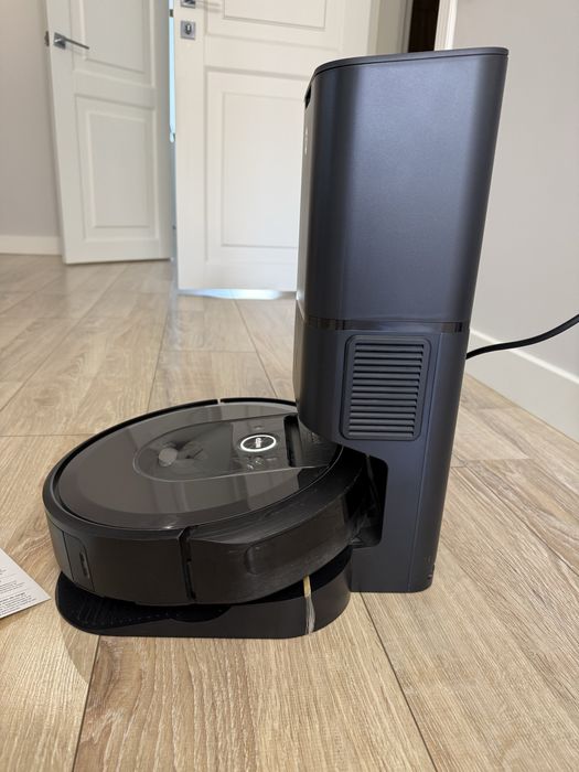 Робот пилосос iRobot Roomba i7+