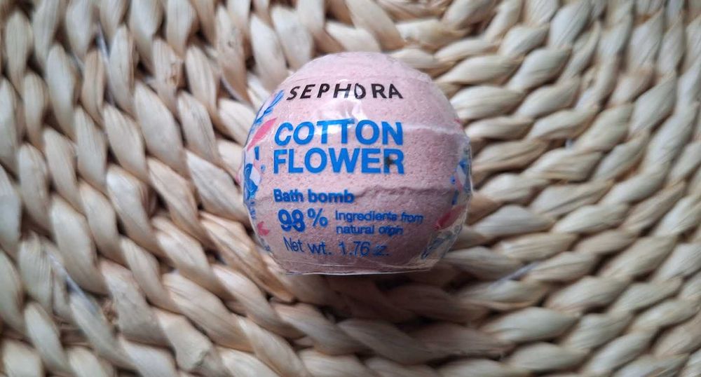 Dwie musujące kule do kąpieli Kwiat bawełny Sephora kosmetyk wegański