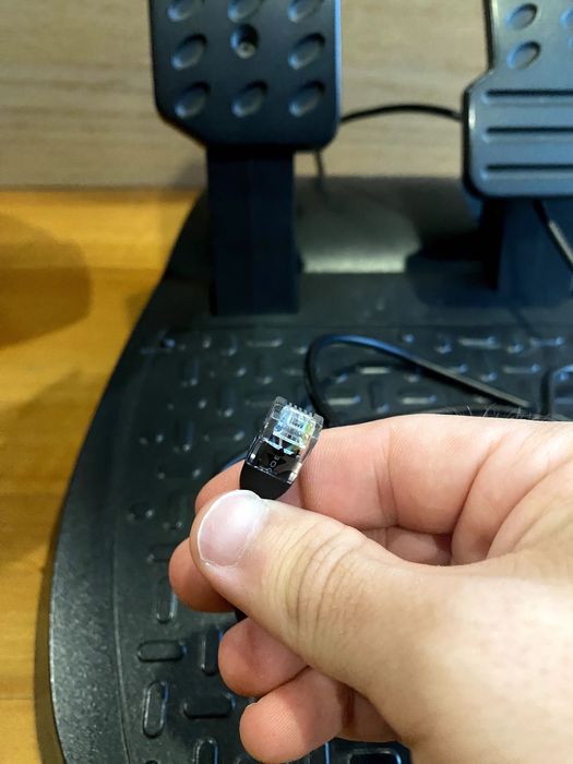 Ferrari Racing Wheel Red legend edition  (RUBBER TEXTURE)
For PS3 & PC