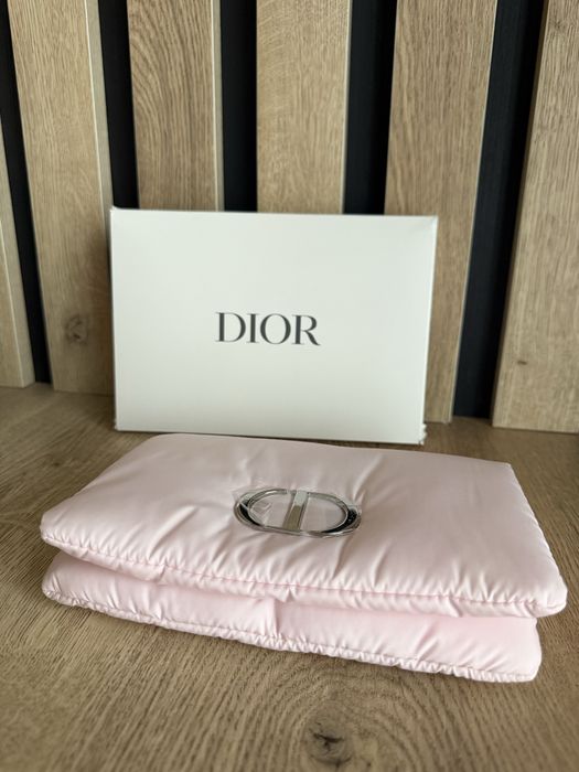 Косметичка-клатч від Діор