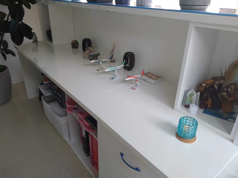 Secretária / Balcão de recepção (NOVO e design exclusivo)