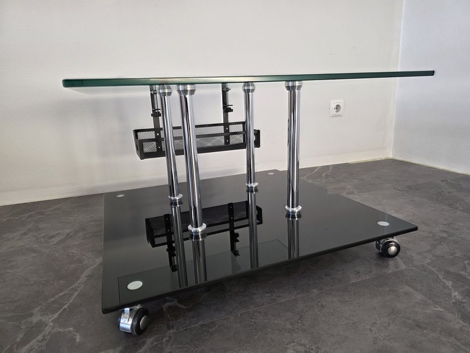 Журнальний столик