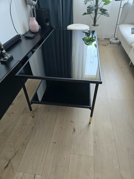 Sprzedam stolik,dwie szafki i komode