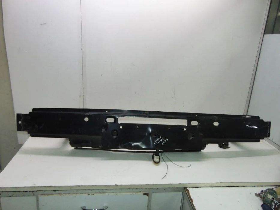 Nissan 100 NX reforço para-choques