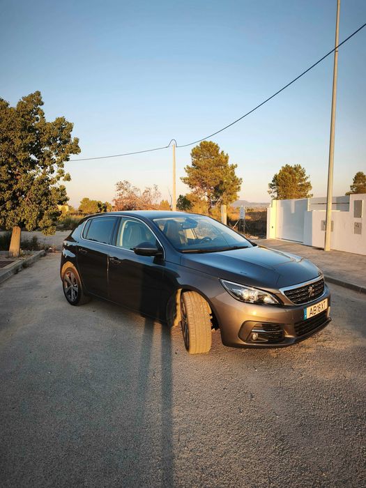 Peugeot 308 1.5 Bluehdi 130cv, único dono. Também posso mostrar em Portimão aos fins de semana.