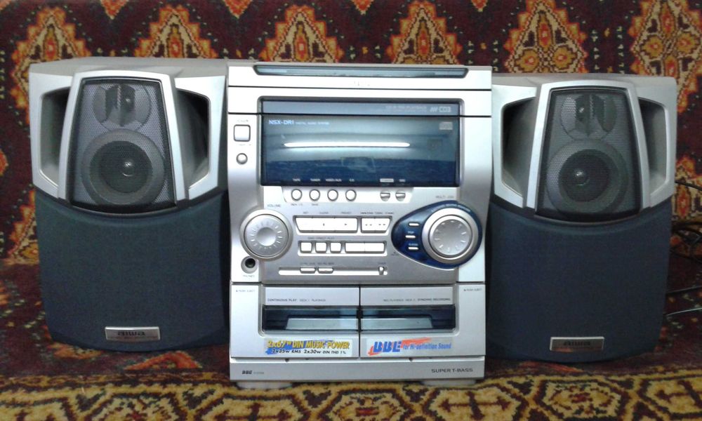 Продам музыкальный центр AIWA SX-NSZ20