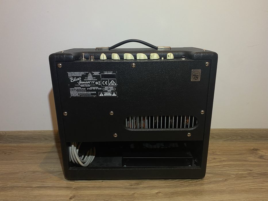 Fender Blues Junior IV (wzmiaczniacz gitarowy)