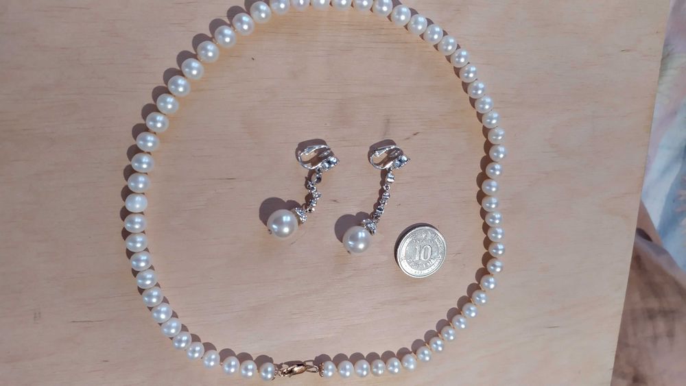 Жемчужное ожерелье,бусы с замком из золота 585 пробы с серьгами.