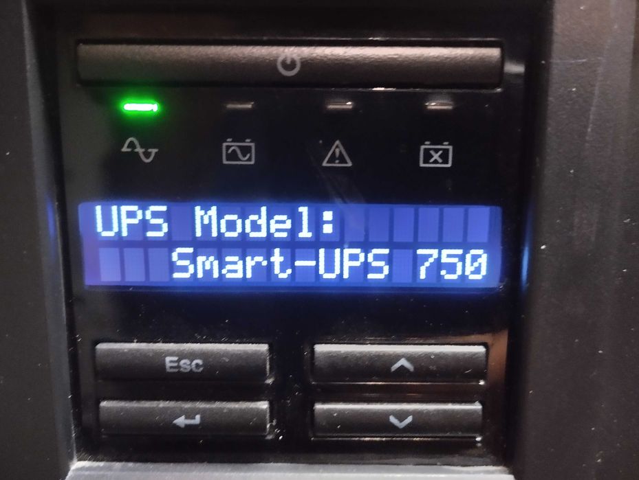 UPS APC Smart UPS 750