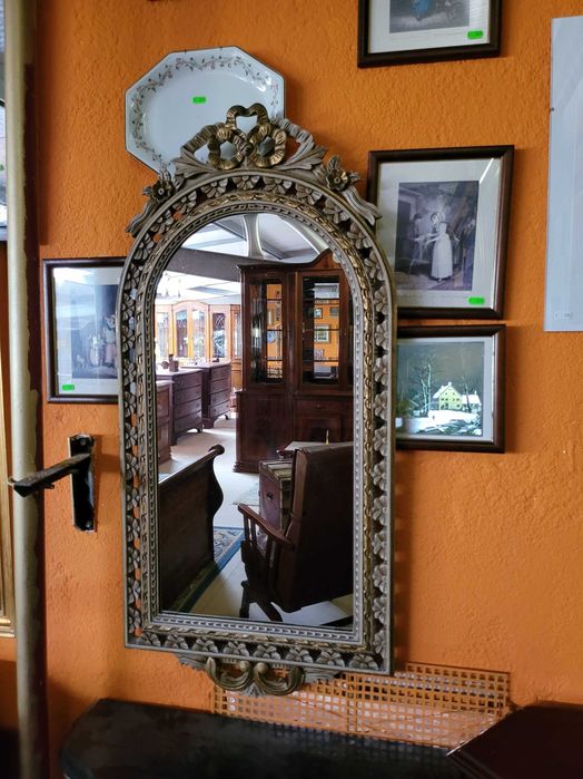 Conjunto de consola com em madeira trabalhada tampo em ped