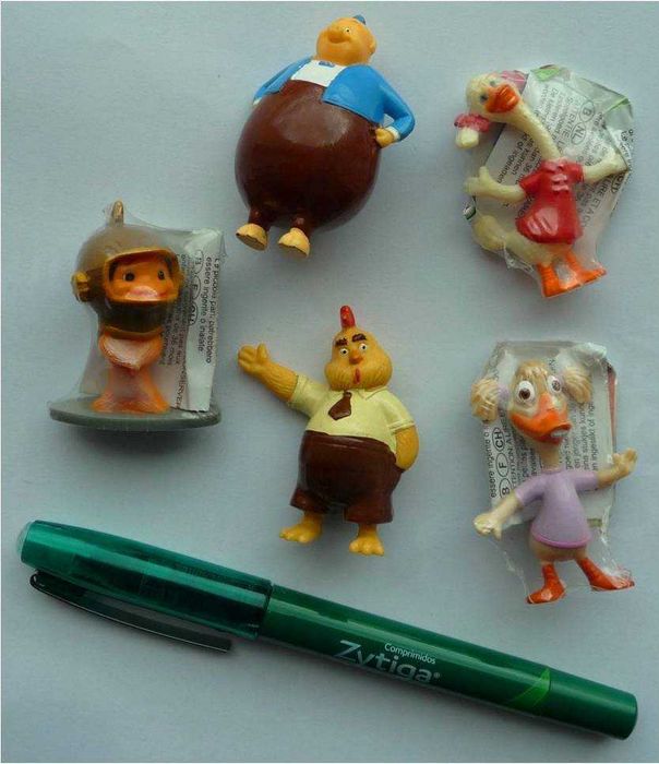 Cinco figuras Chicken Little brindes gelados Olá