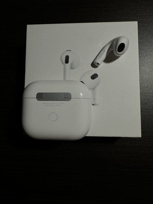 Продам AirPods 3