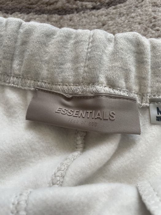 Шорти Essentials