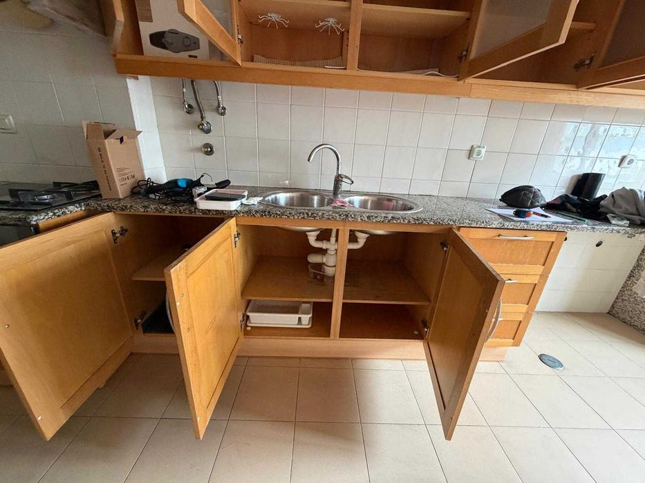 Cozinha completa 4,13m com forno e placa – 350€