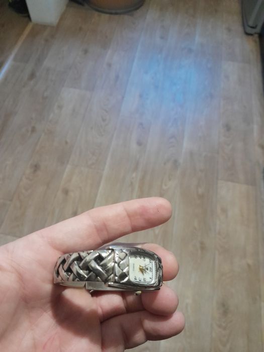 Продам часи жіночі
