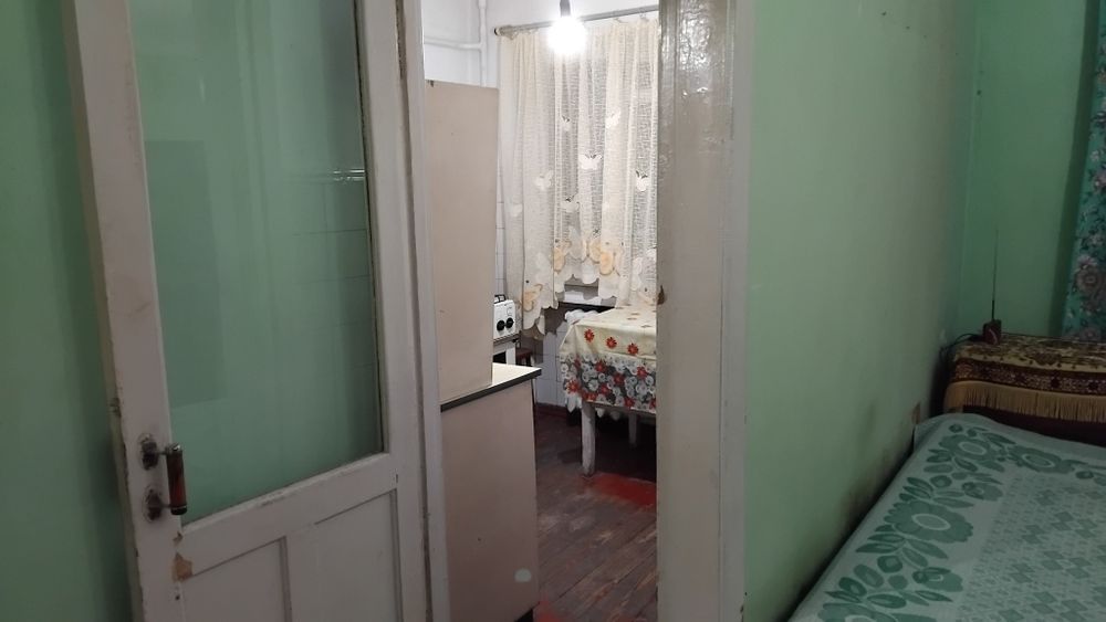 Продам 2-х кімнатну квартиру . Проспект Відрадний 22