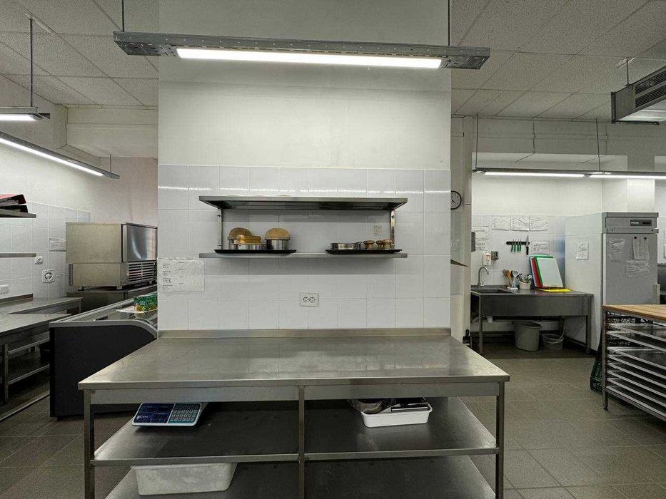 Продаж приміщеня та готового виробництва подуктів харчування