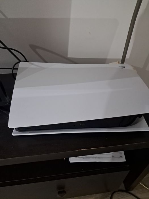 Vendo Ps5 com um comando