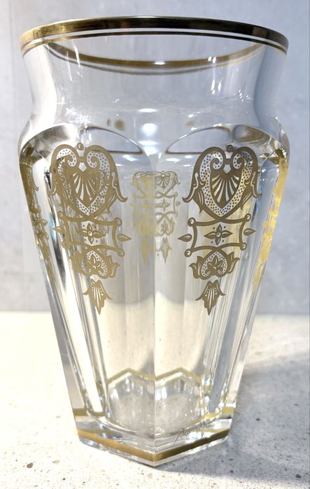Magnífica Harcourt Empire jarra em Cristal Baccarat gravada e dourada