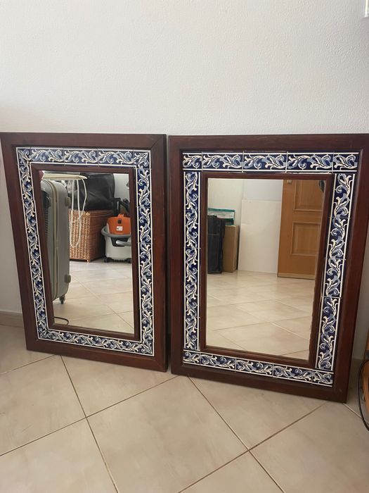 Quadros/ espelhos em madeira maciça-castanho