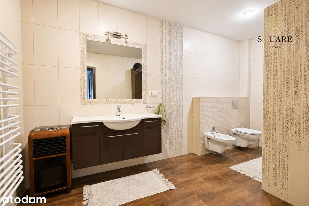 Przestronny dom wolnostojący w Łochowie | 305 m² |