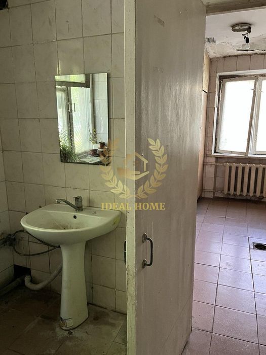 Продаж кімнати в гуртожитку біля метро Дорогожичи
