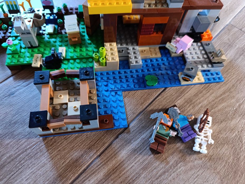 LEGO 21144 Minecraft - Wiejska chatka