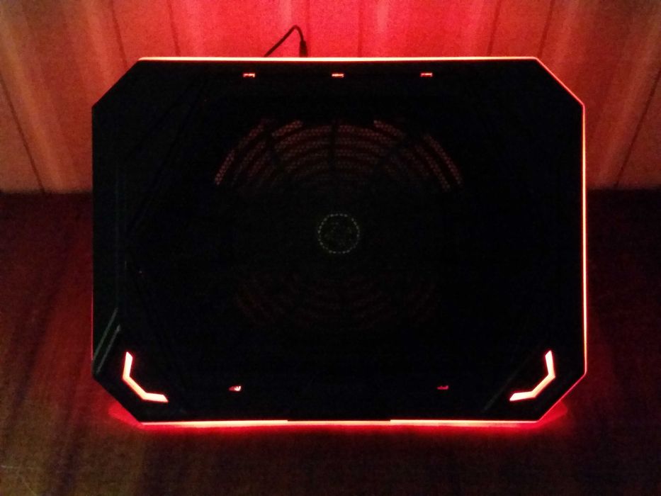 Охлаждающая подставка для ноутбука Surefire Bora X1 Gaming 17" Black