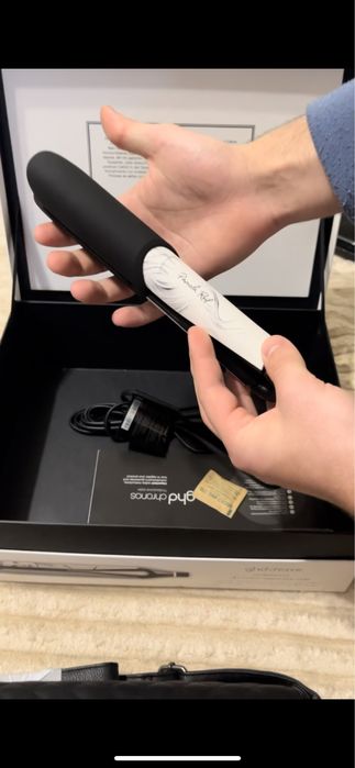 Професійний випрамляч для волосся ghd x Pamela Reif Chronos