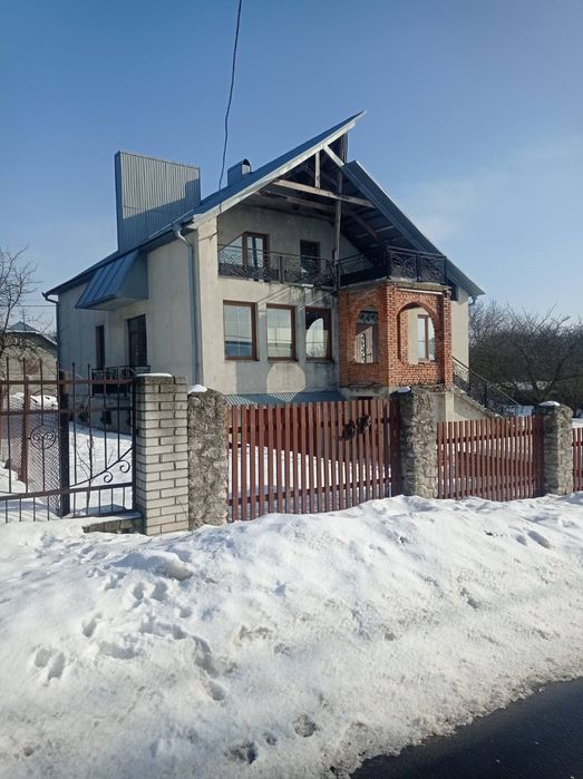 Будинок с. в. Великі Гаї. дуже гарне планування