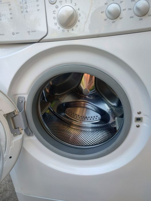 Стиралка Indesit