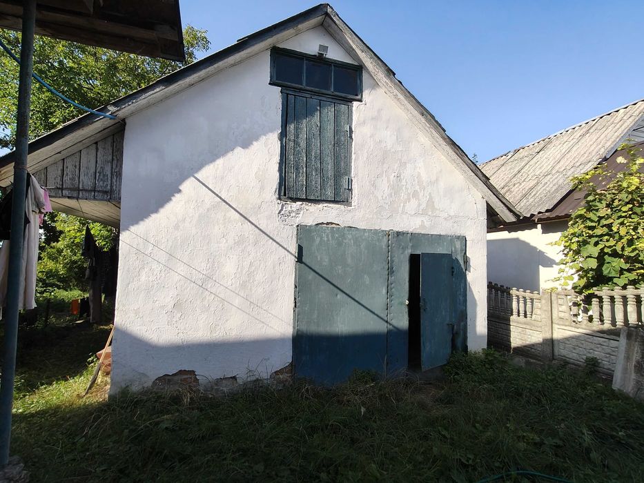 Будинок на просторій земельній ділянці між Базарчиком та Сушильним