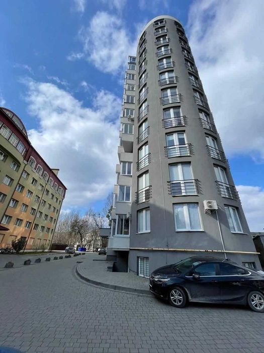 Продаж приміщення з ремонтом 226 м² в Новобудові вул. Зелена