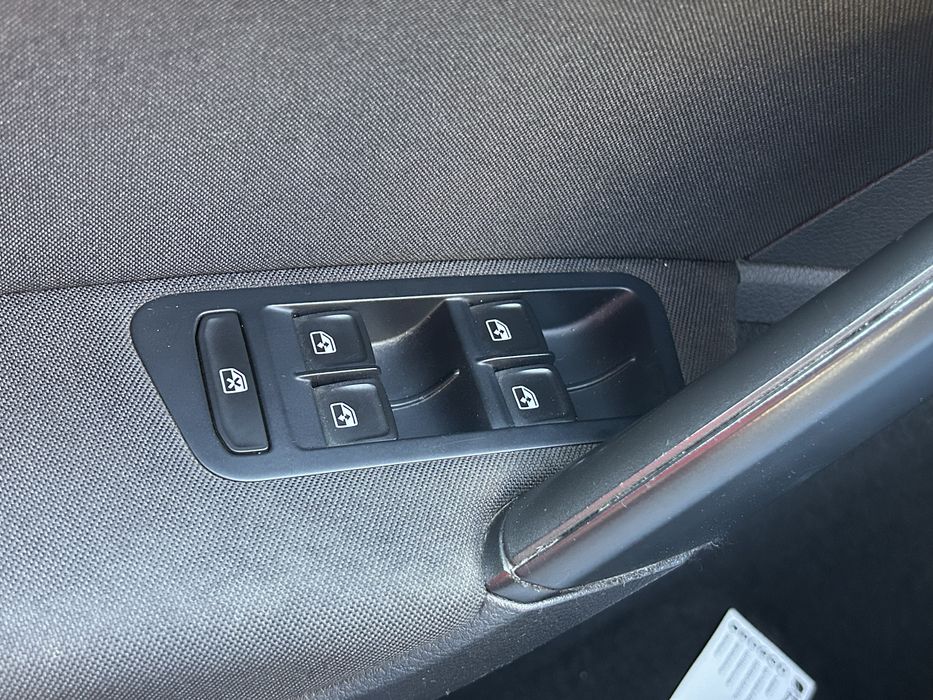 Автомобіль Volkswagen Golf VII  1.6 TDI