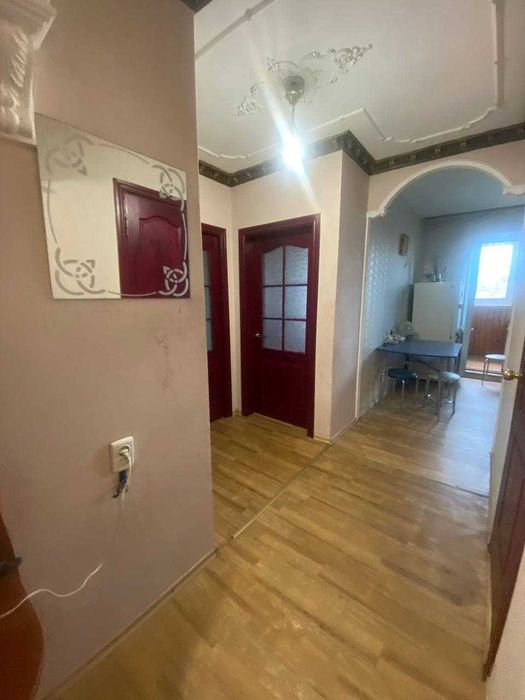Продам 2- комнатную квартиру на Днепродороге ( " Меркурий")