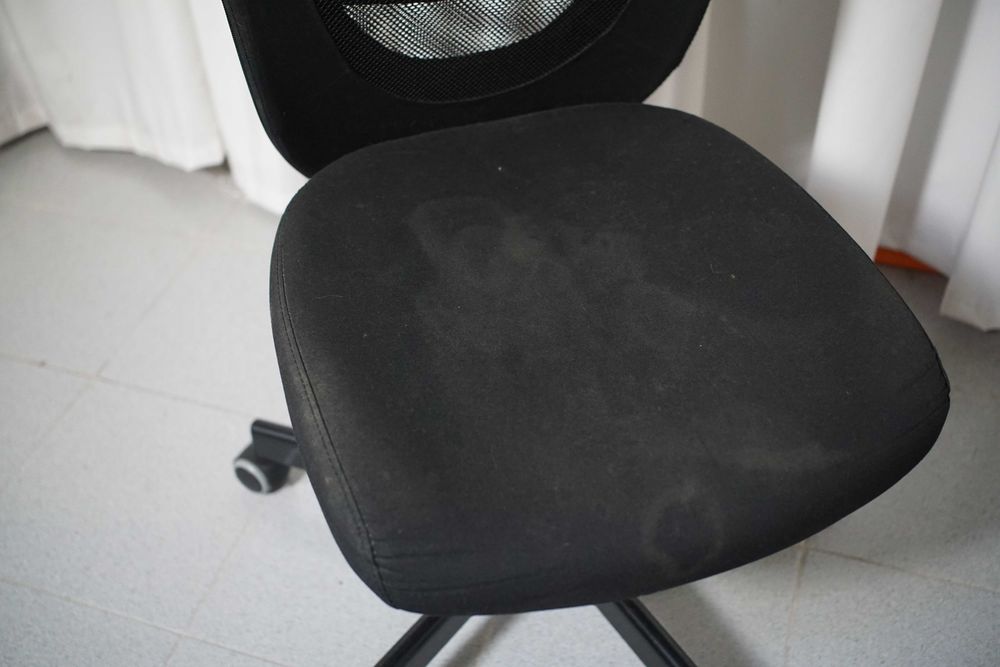 Cadeira IKEA FLINTAN Preta – Escritório com Encosto em Rede