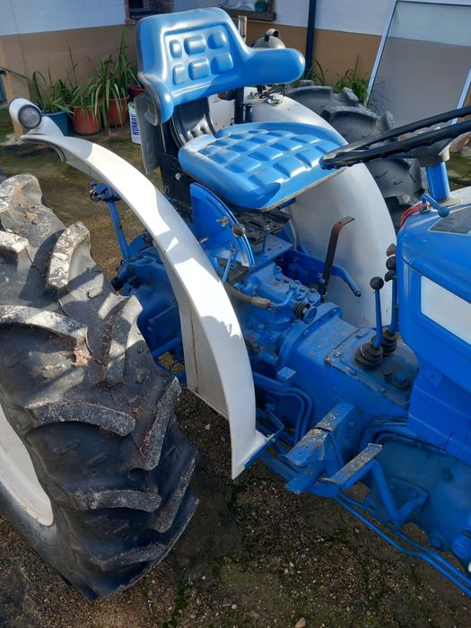 Trator agricola Ford 2600