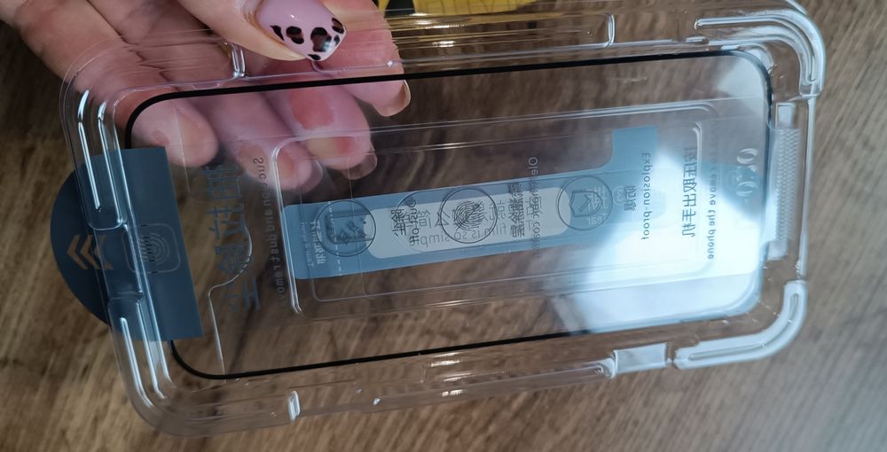 Szkło ochronne na iPhone 17pro