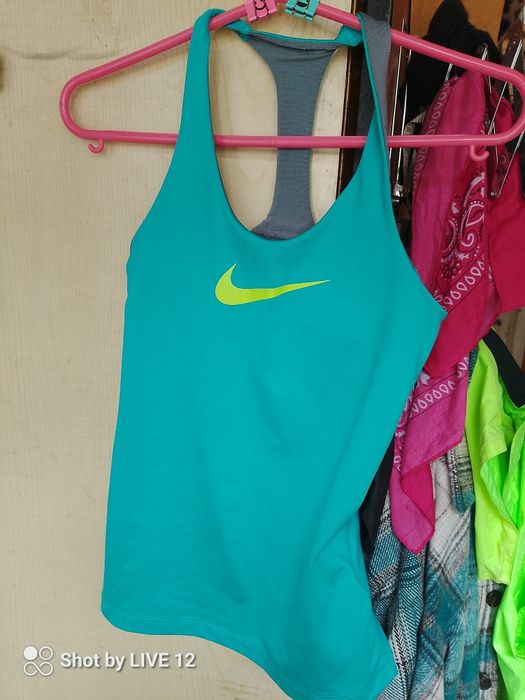 Top do ćwiczeń nike