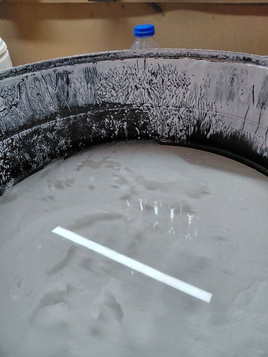 Vendo 2 baldes de tinta (ler bem o anúncio)