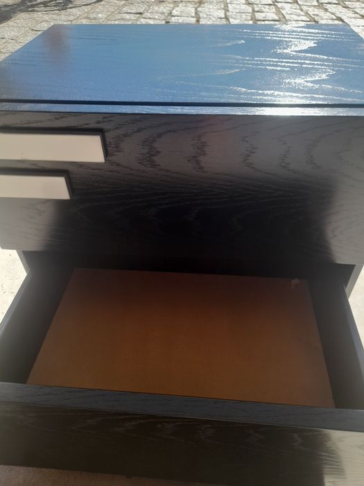 Comoda e 1 mesa de cabeceira COMO NOVO