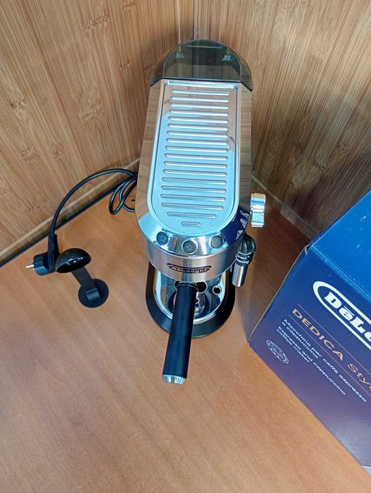 De'Longhi Dedica Style EC685.M – Ekspres kolbowy