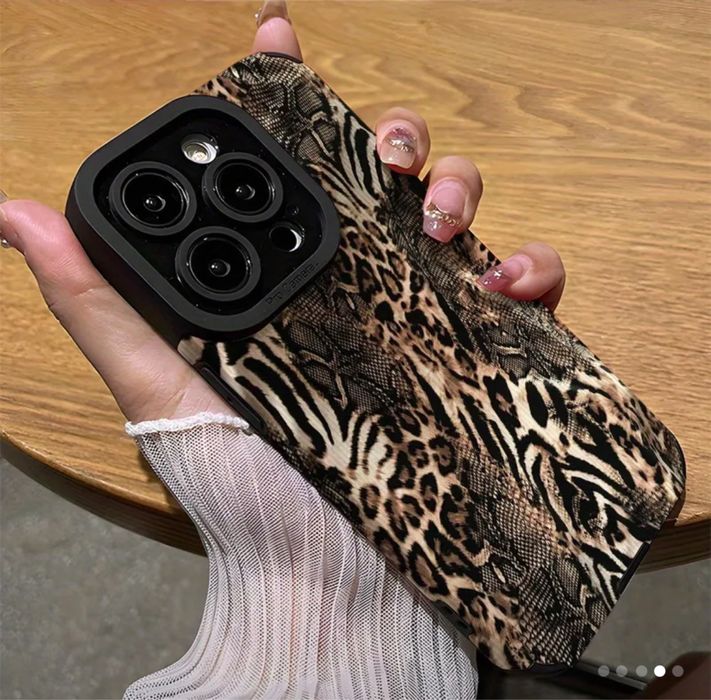 Чехол на iPhone 15 pro