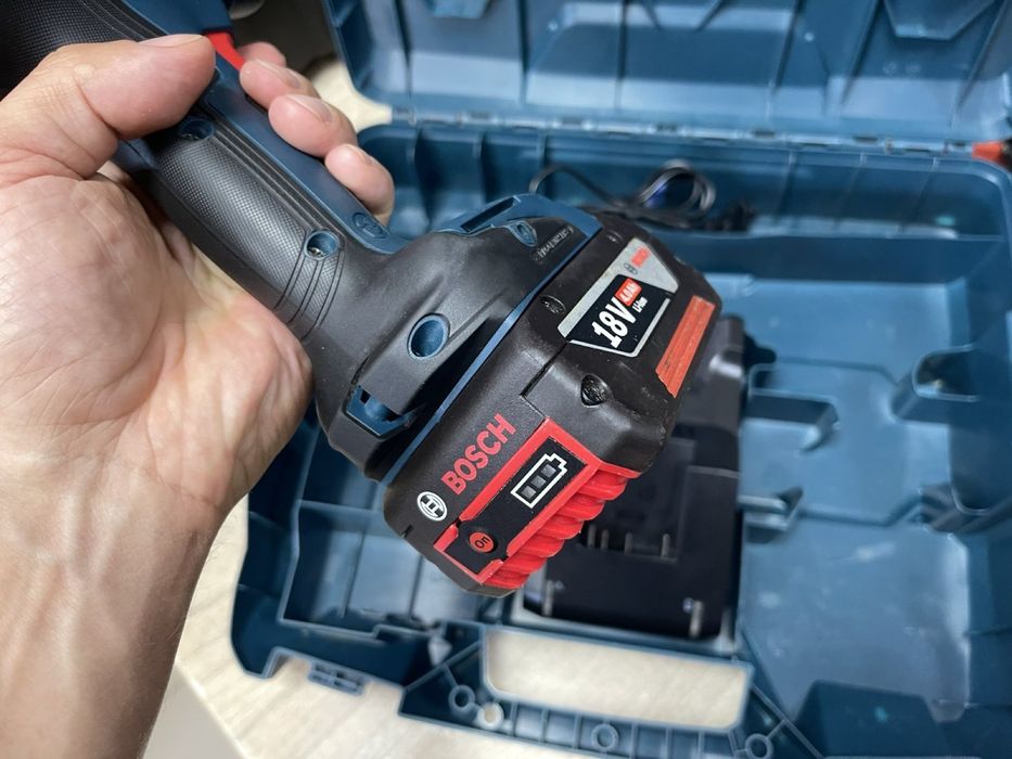 Bosch Professional GSR 18V-55 / Акумуляторний дриль-шурупокрут Бош (комплект)